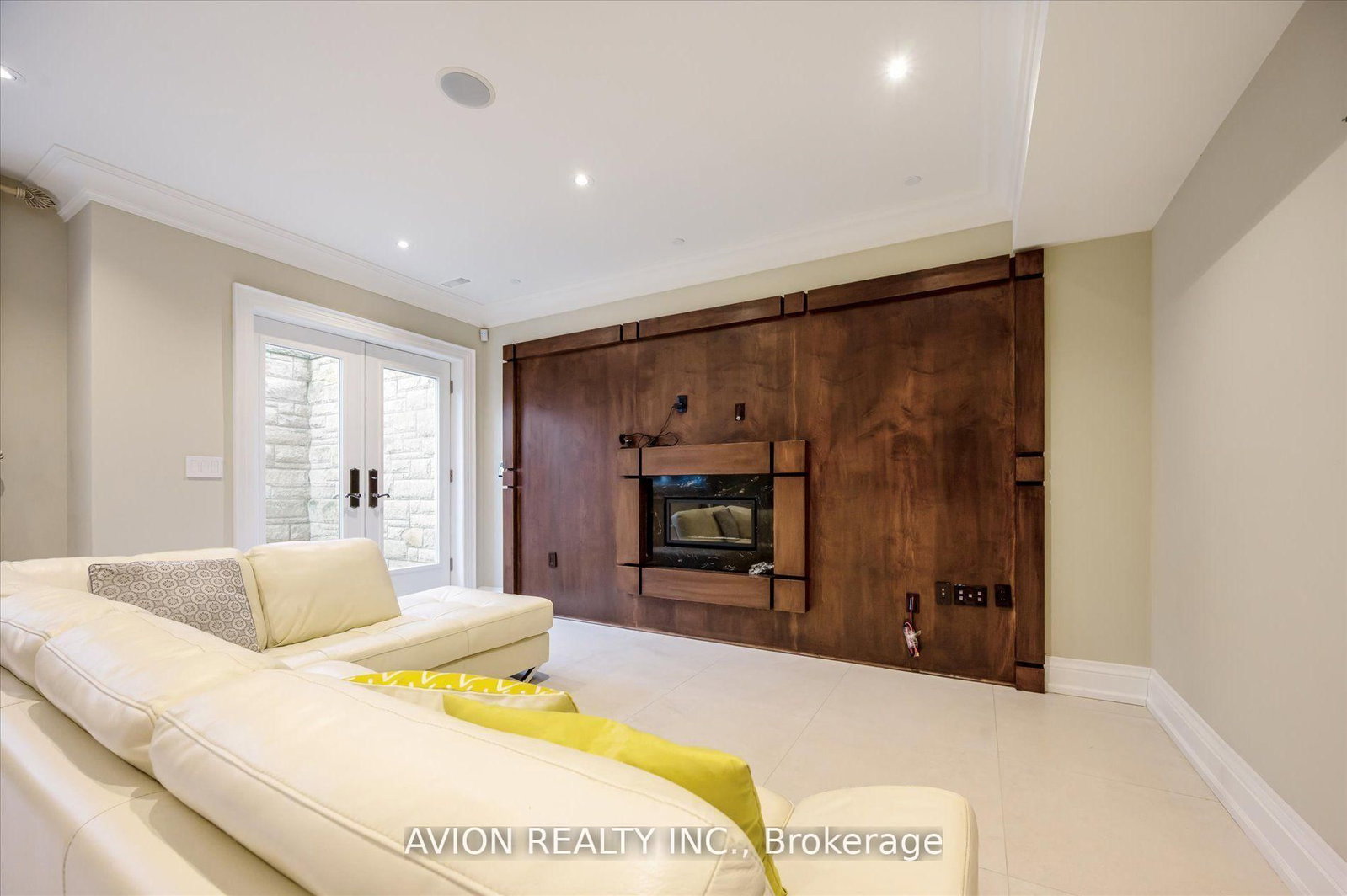 26 Danville Dr, Toronto — 40