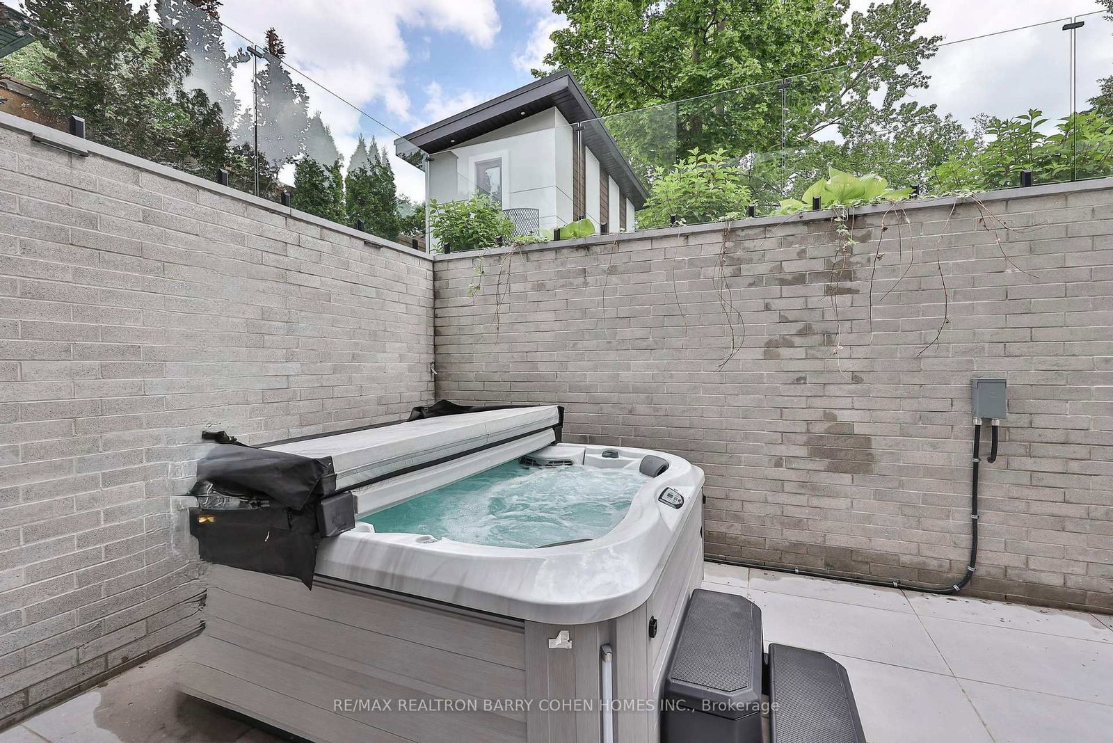 15 Sulgrave Cres, Toronto — 43