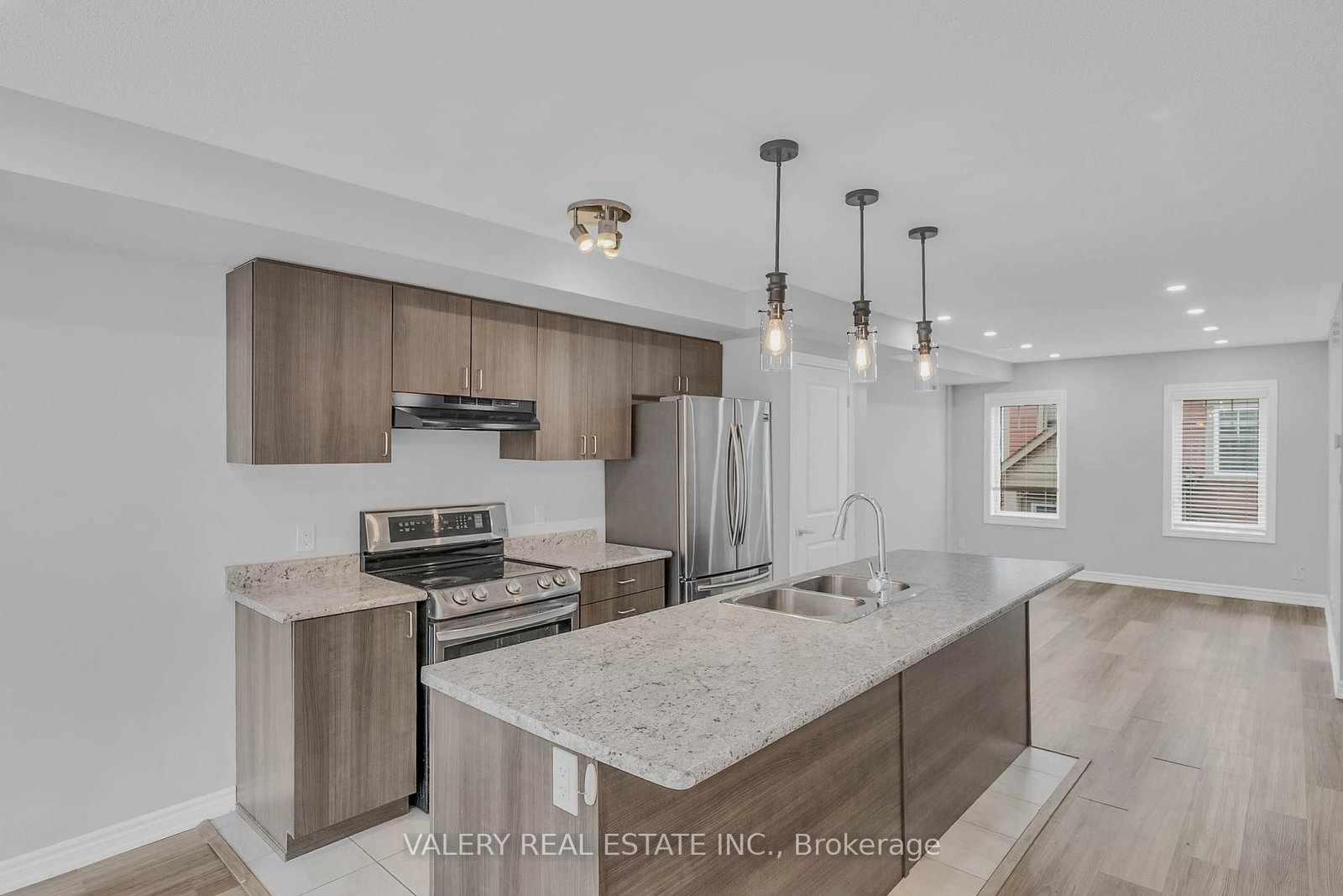 65-2500 Hill Rise Crt, Oshawa — 3
