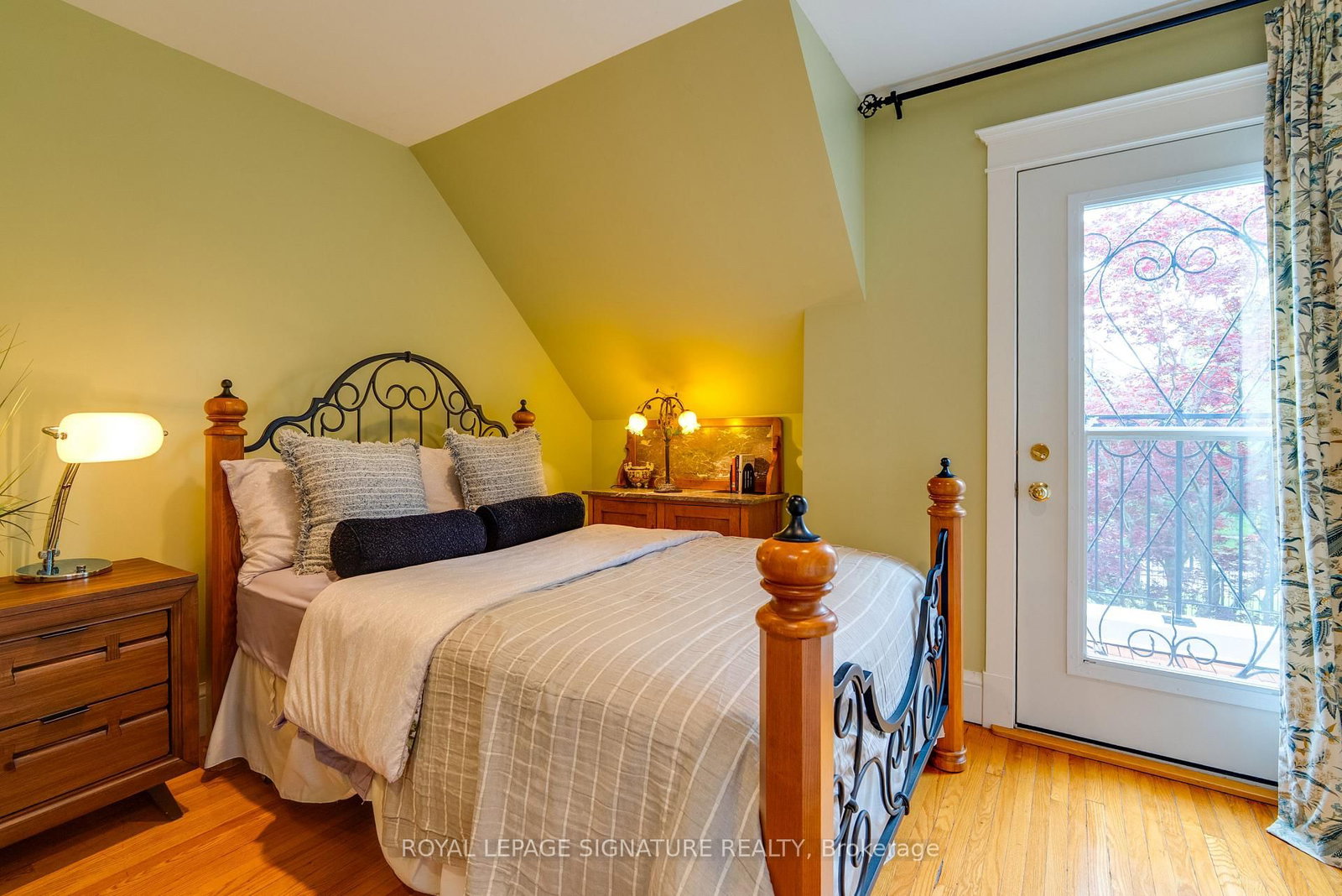 220 Greyabbey Tr, Toronto — 32