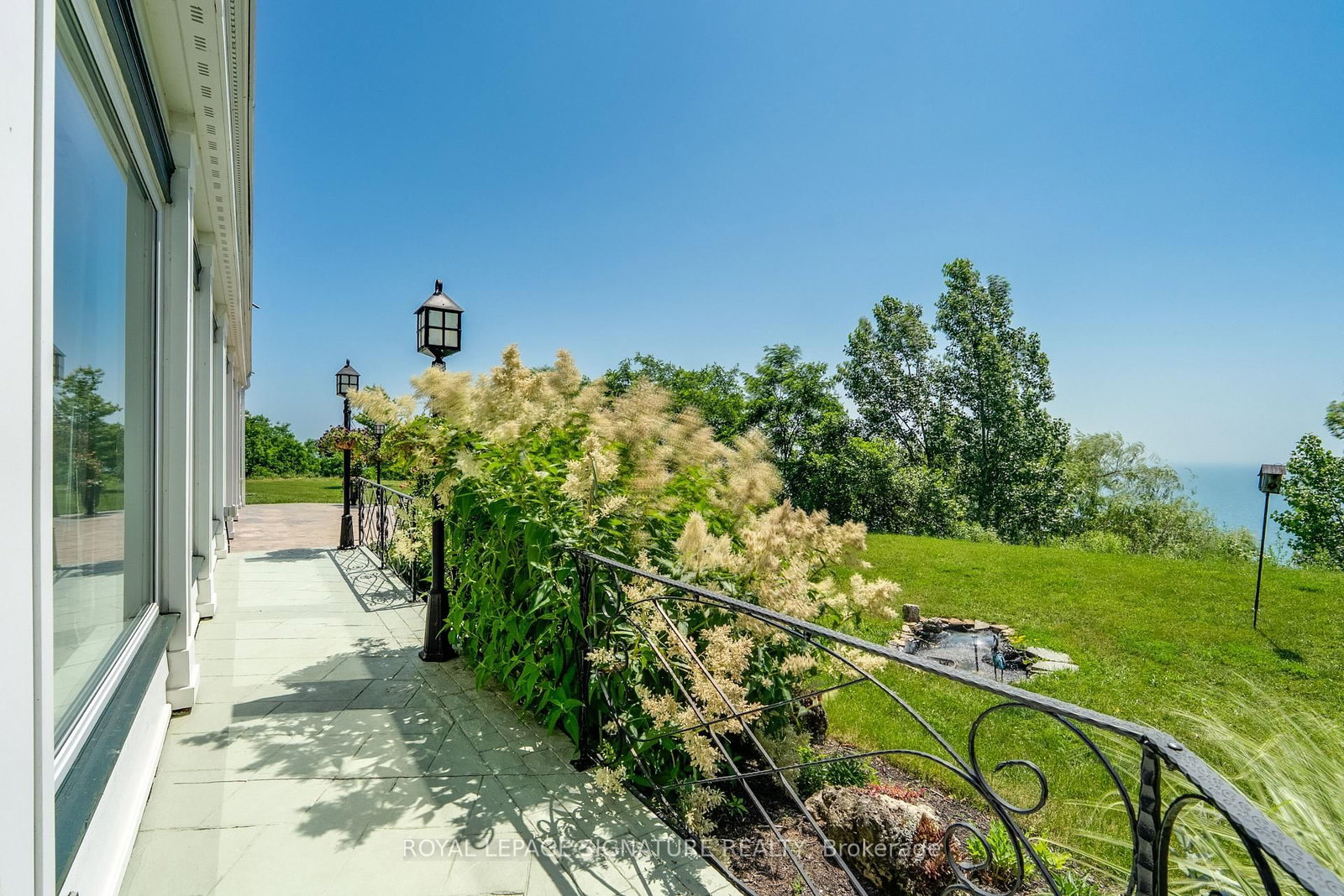 220 Greyabbey Tr, Toronto — 44