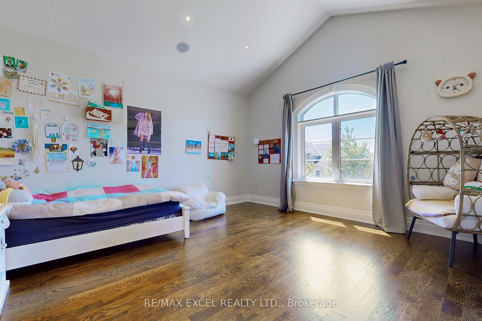 2 Beau Crt, Aurora — 22