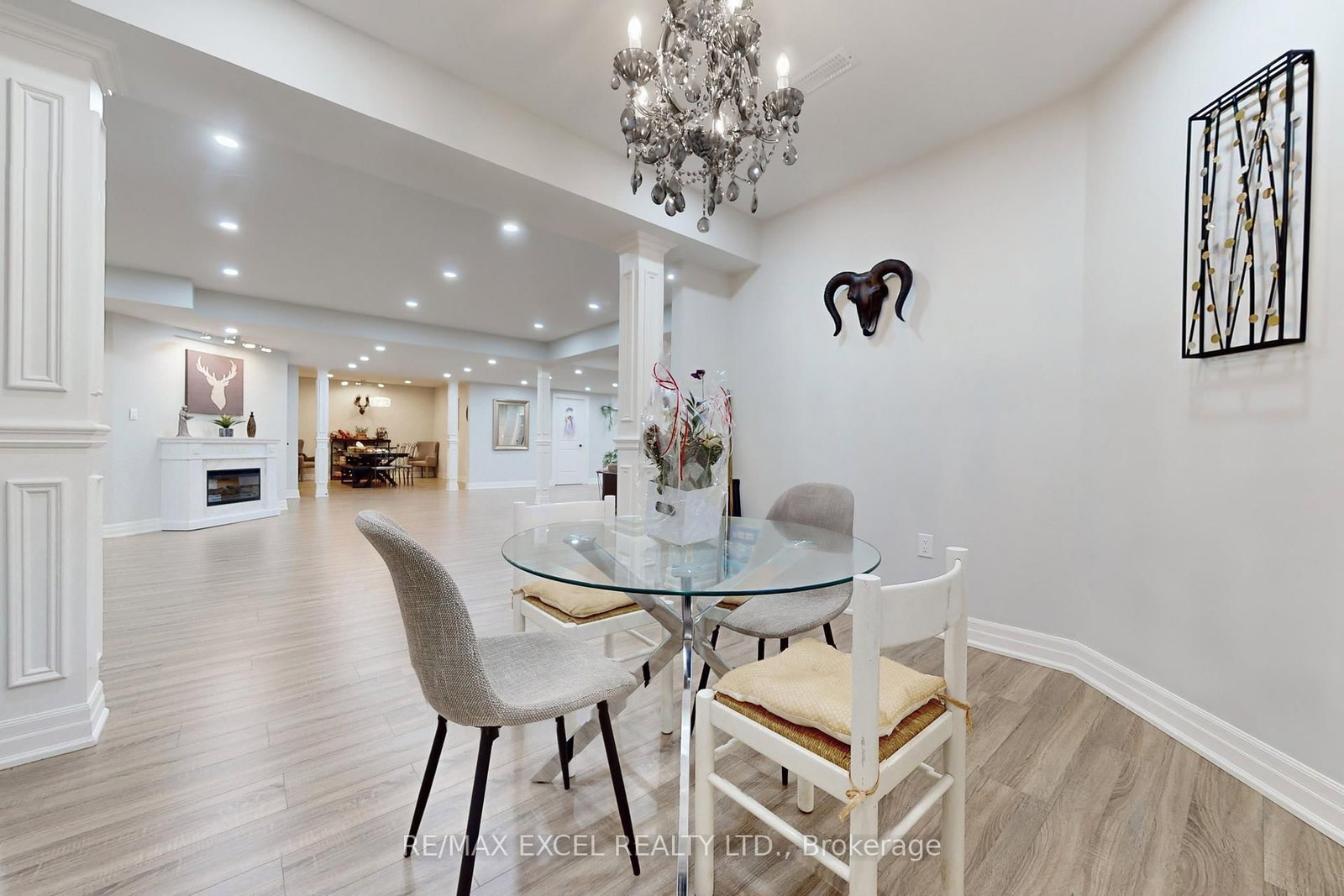 2 Beau Crt, Aurora — 30