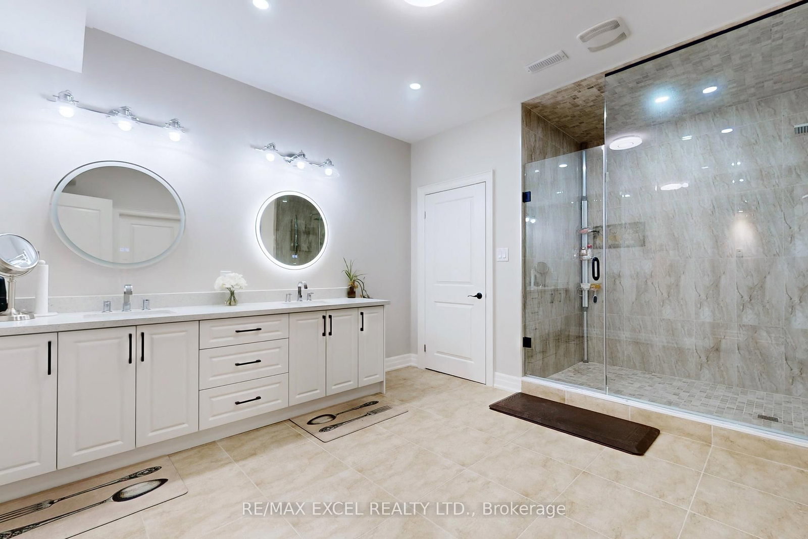 2 Beau Crt, Aurora — 32