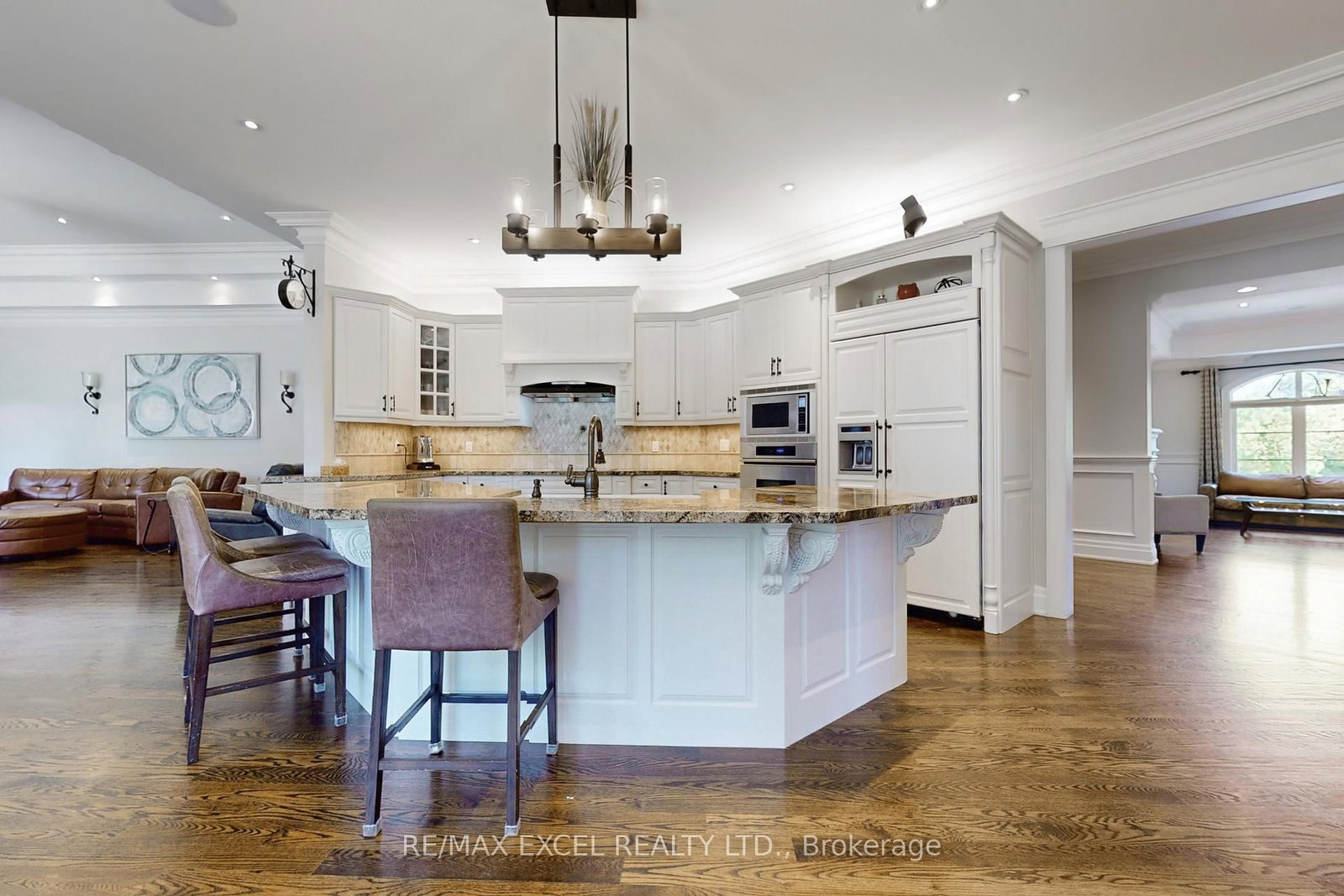 2 Beau Crt, Aurora — 8