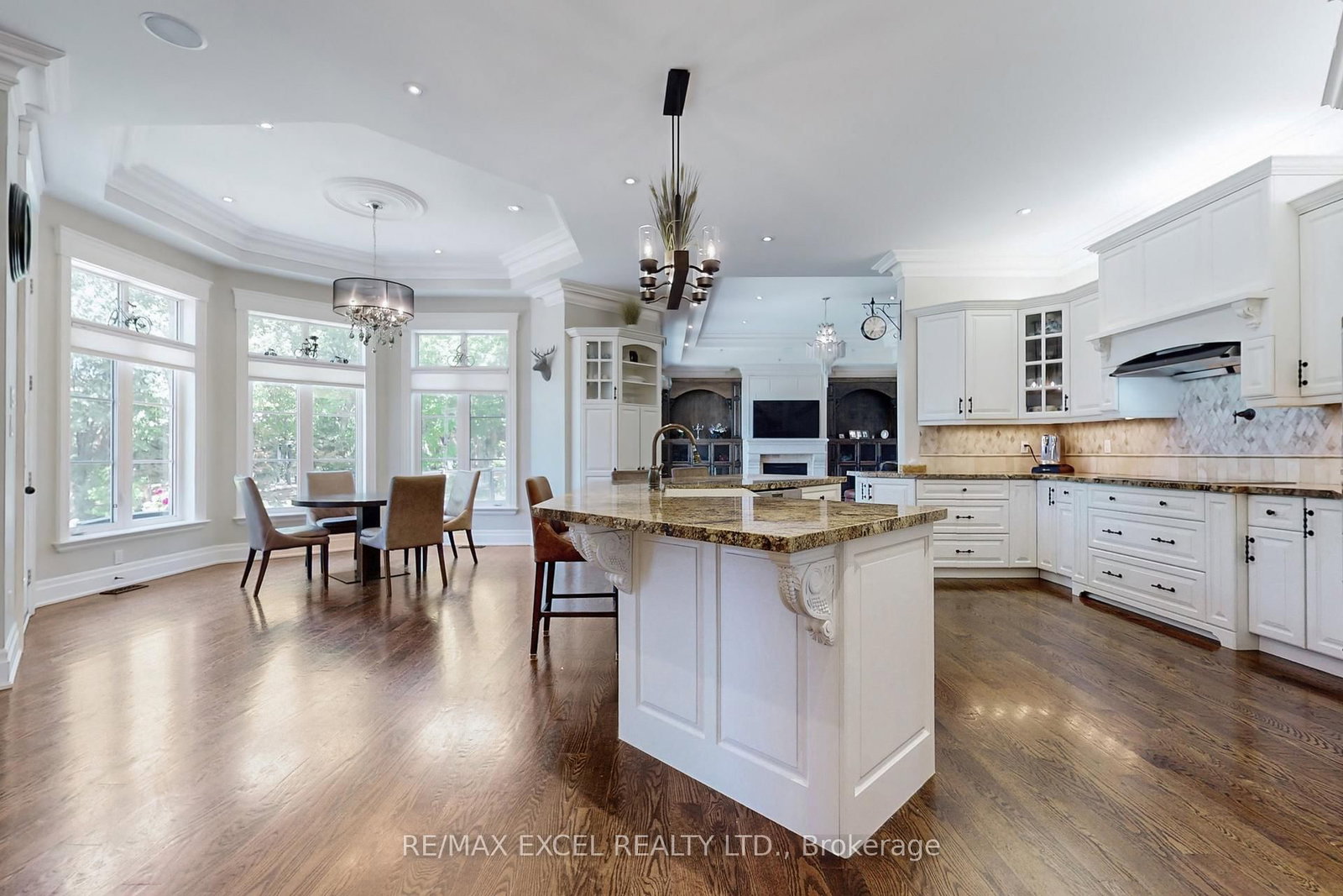 2 Beau Crt, Aurora — 9