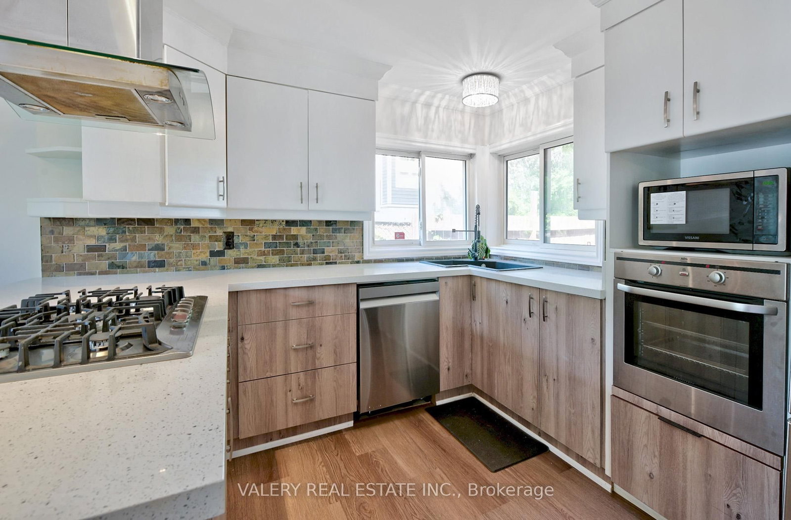 2314 Belyea St, Oakville — 18