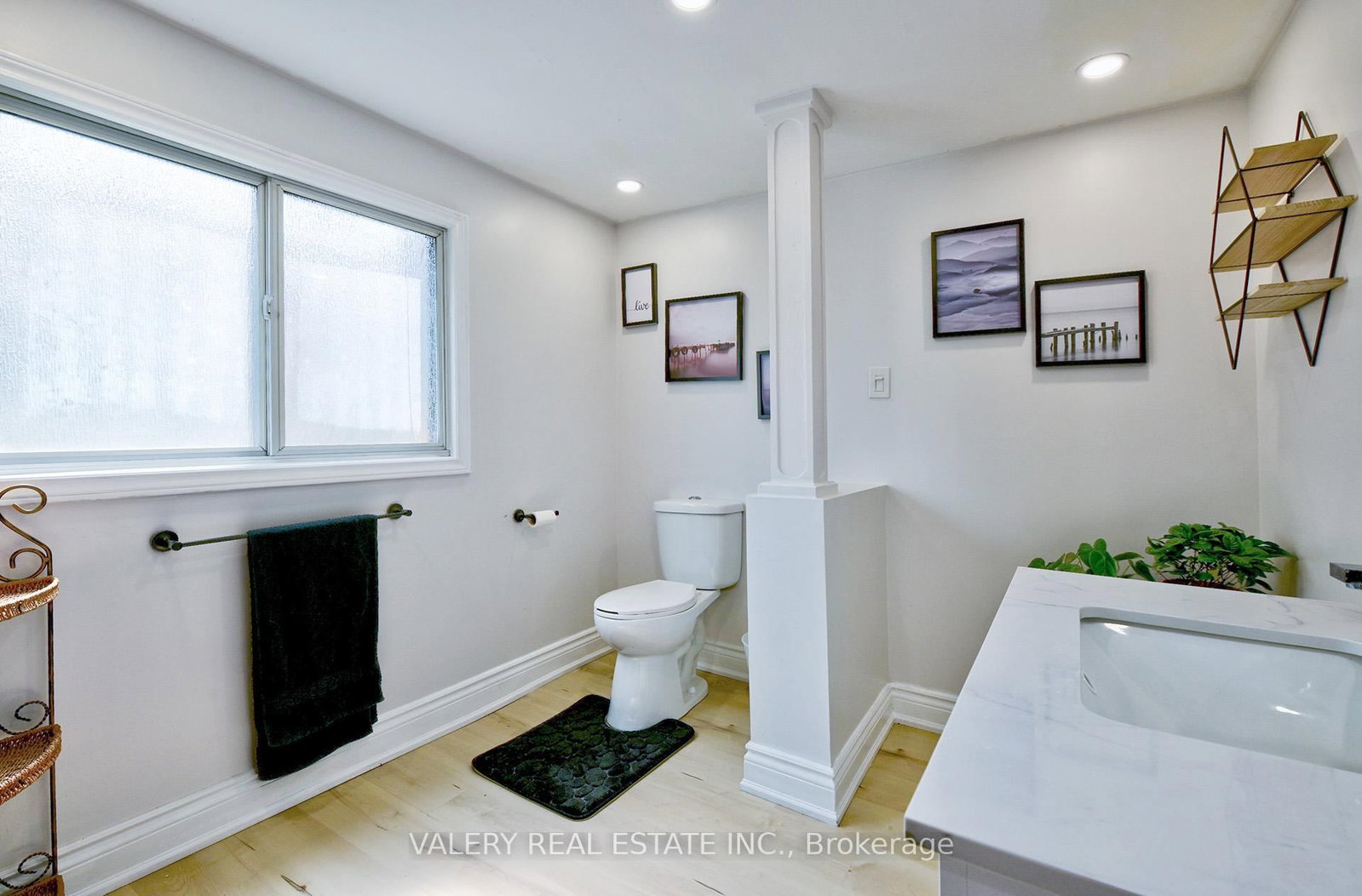 2314 Belyea St, Oakville — 19