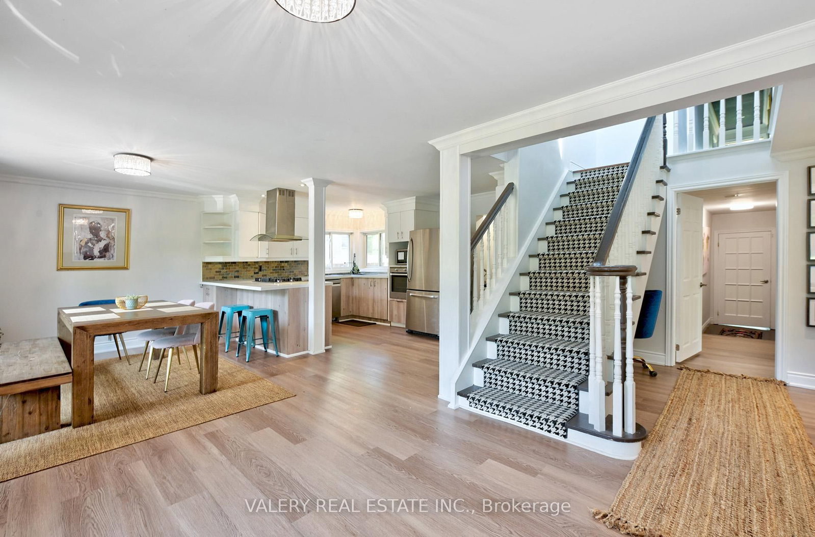 2314 Belyea St, Oakville — 24