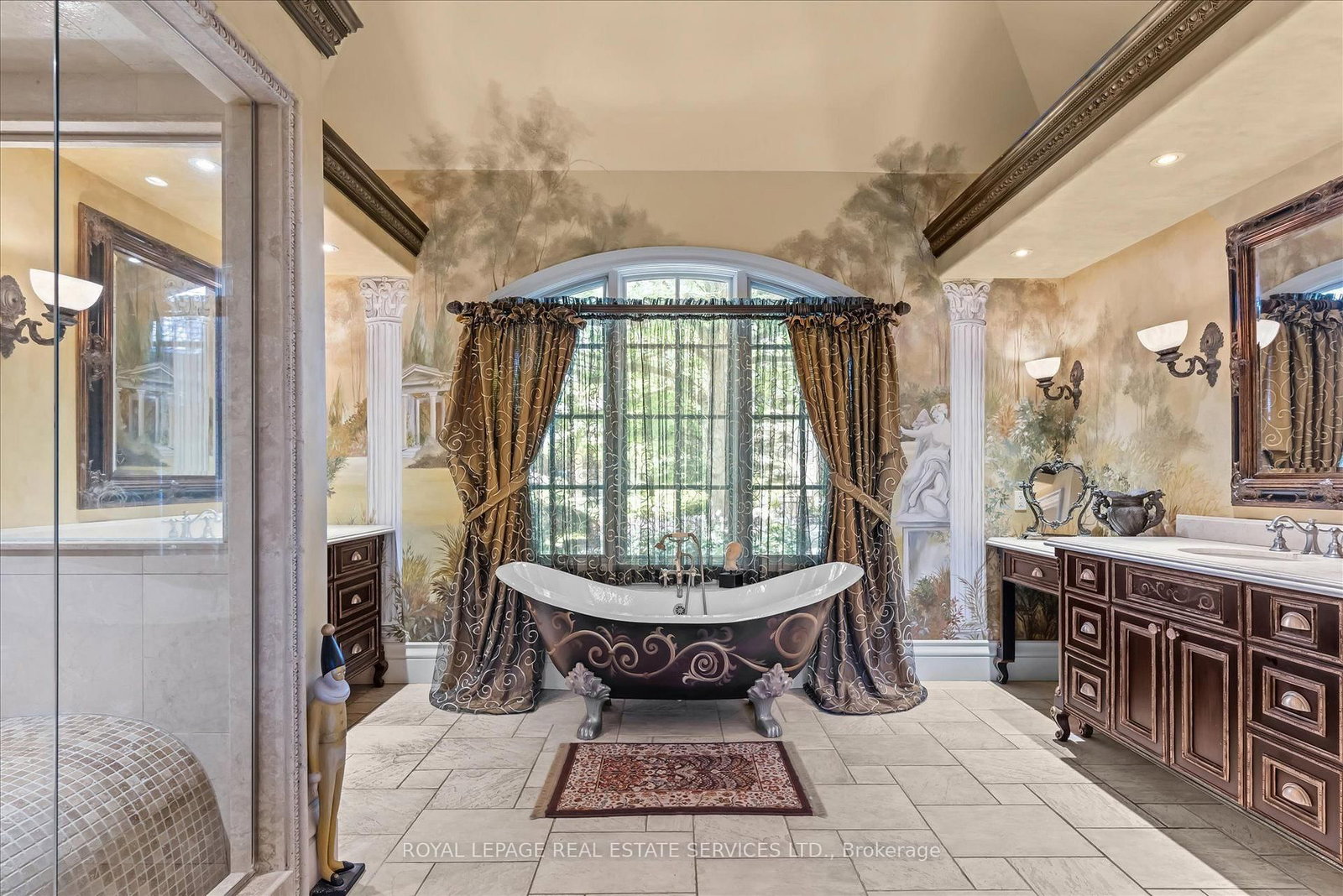 10090 Pineview Tr, Milton — 11