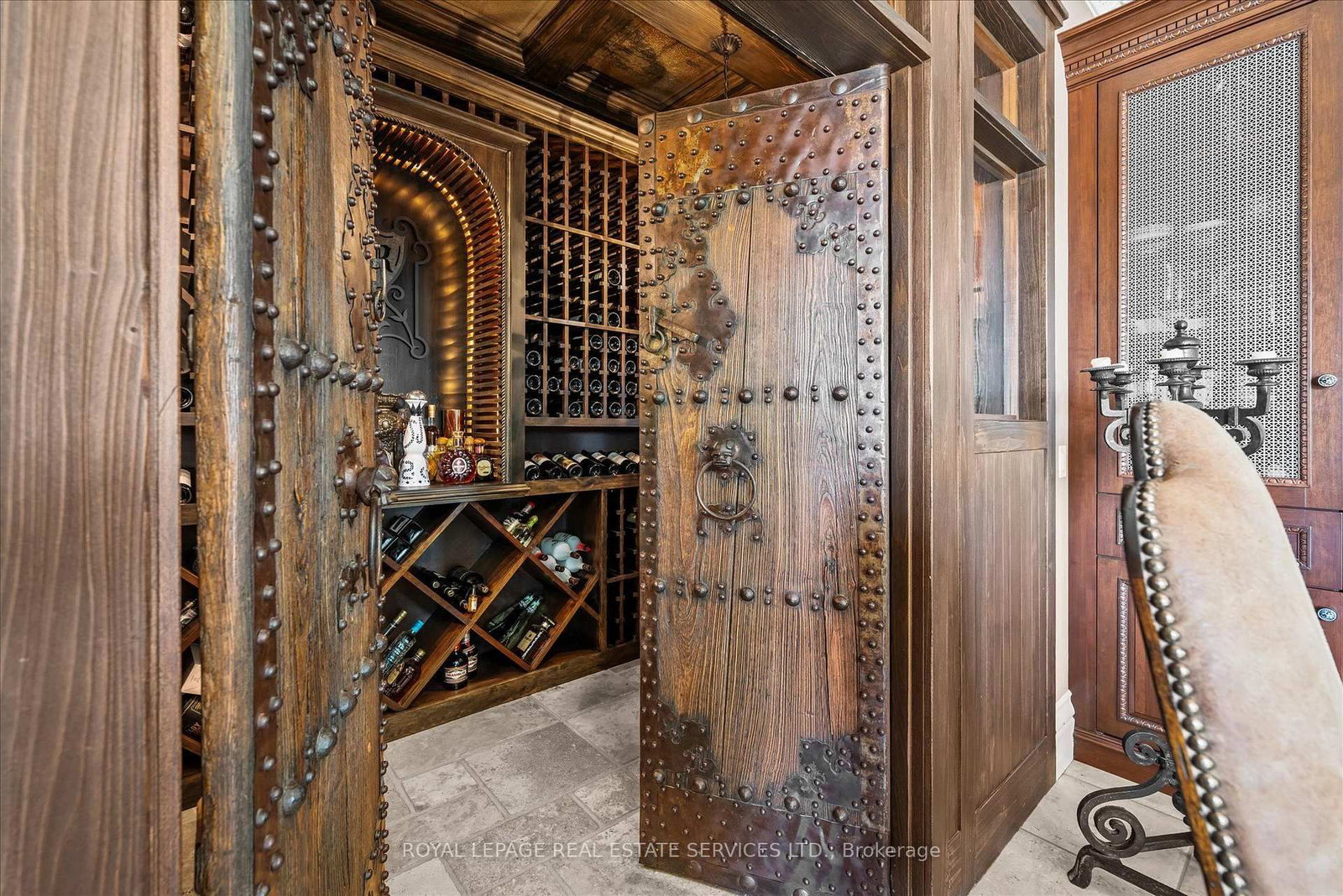 10090 Pineview Tr, Milton — 22