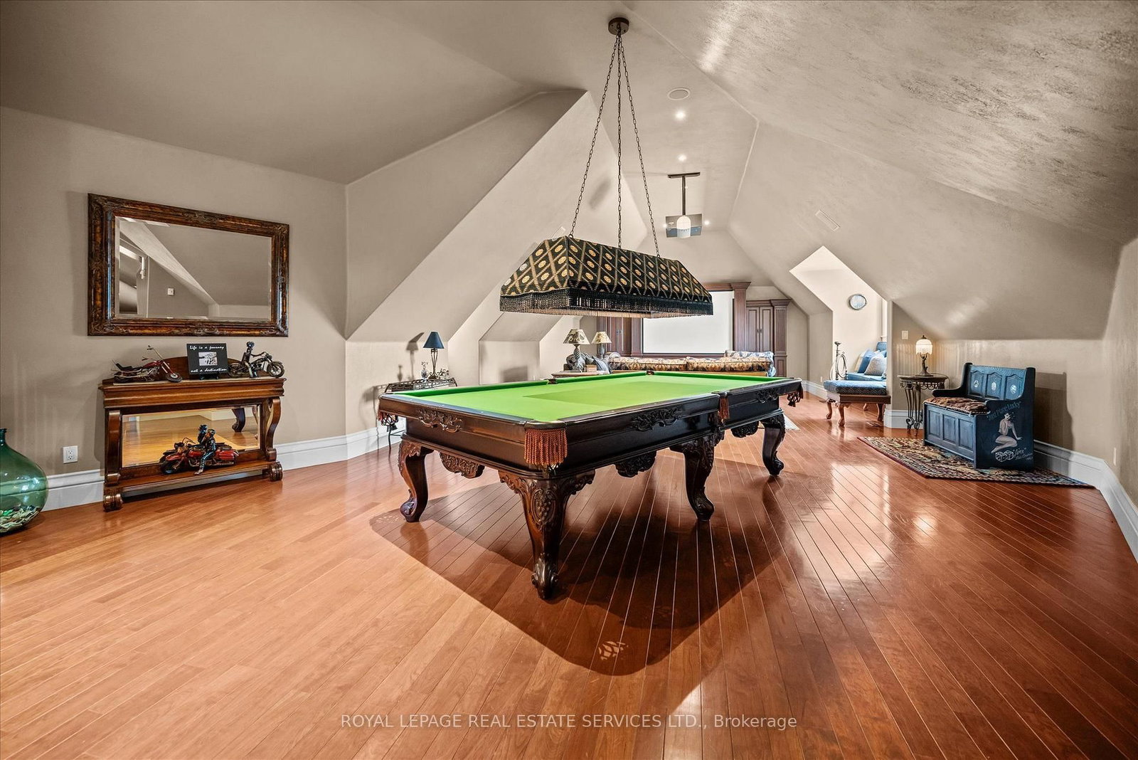 10090 Pineview Tr, Milton — 26