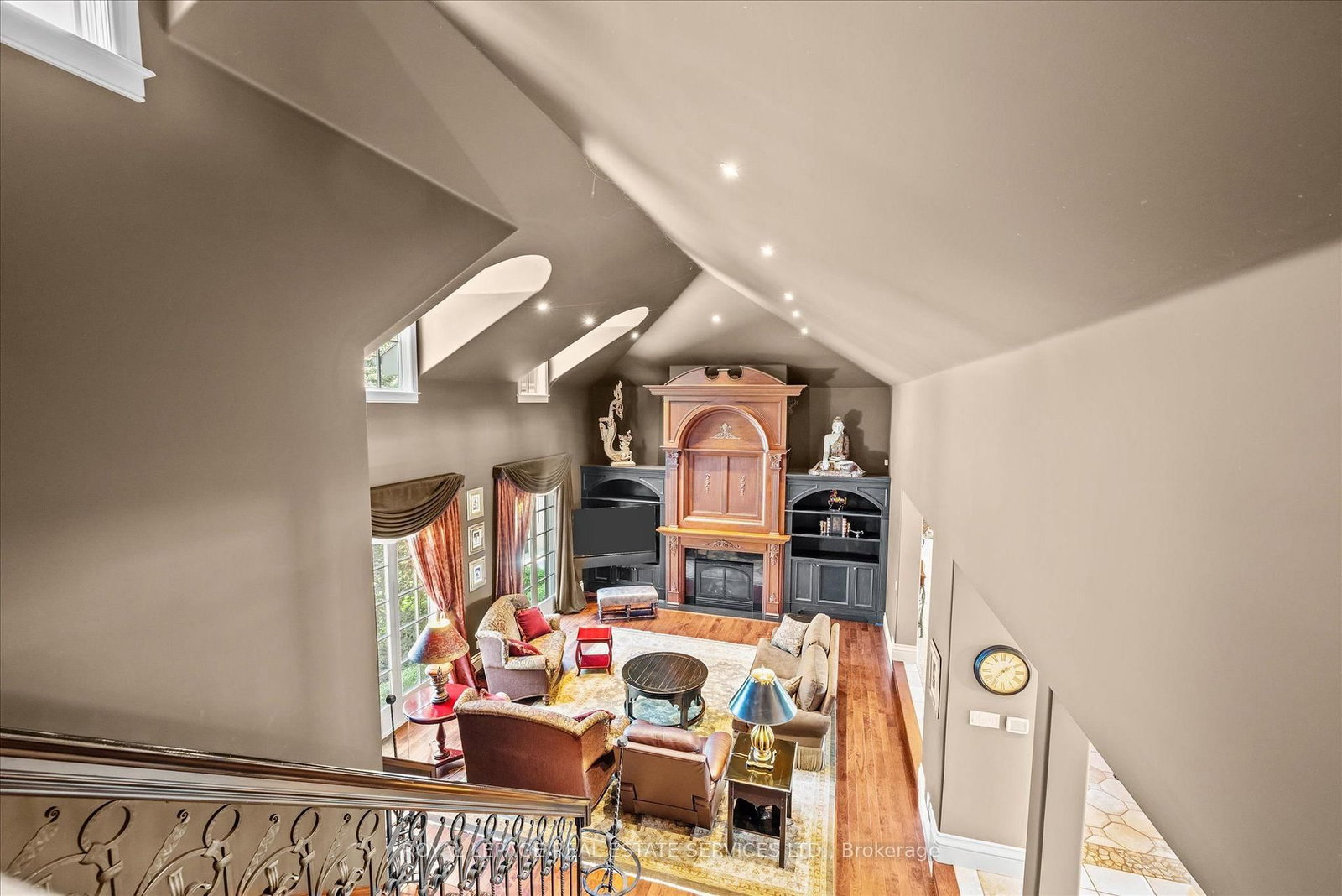 10090 Pineview Tr, Milton — 28