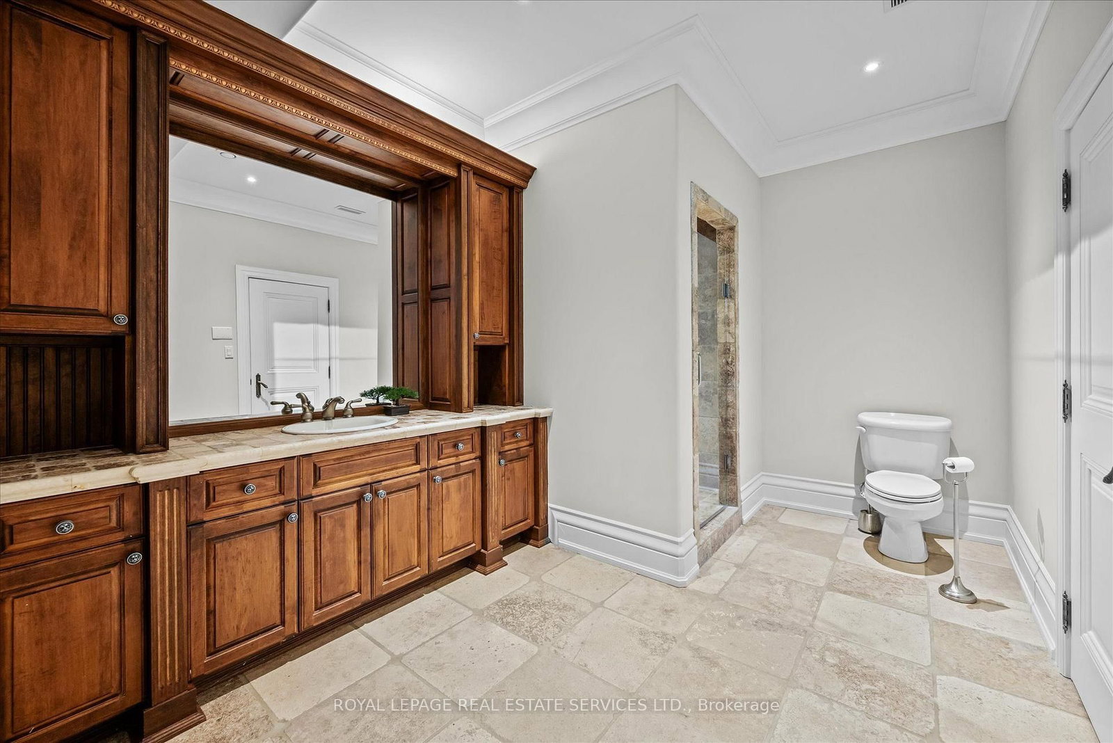 10090 Pineview Tr, Milton — 31