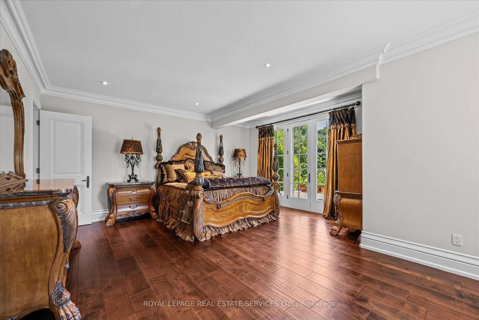 10090 Pineview Tr, Milton — 34