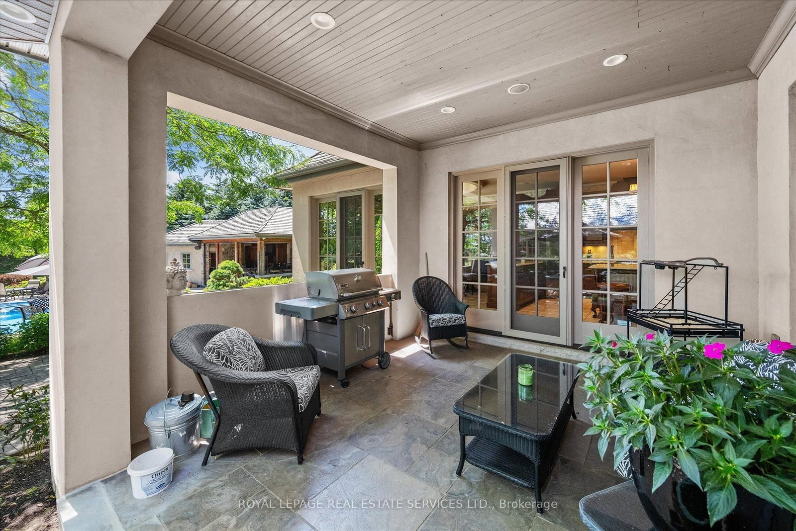 10090 Pineview Tr, Milton — 36