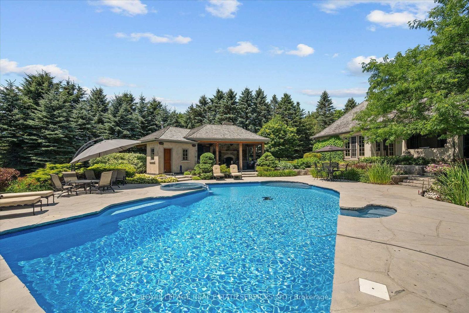 10090 Pineview Tr, Milton — 39