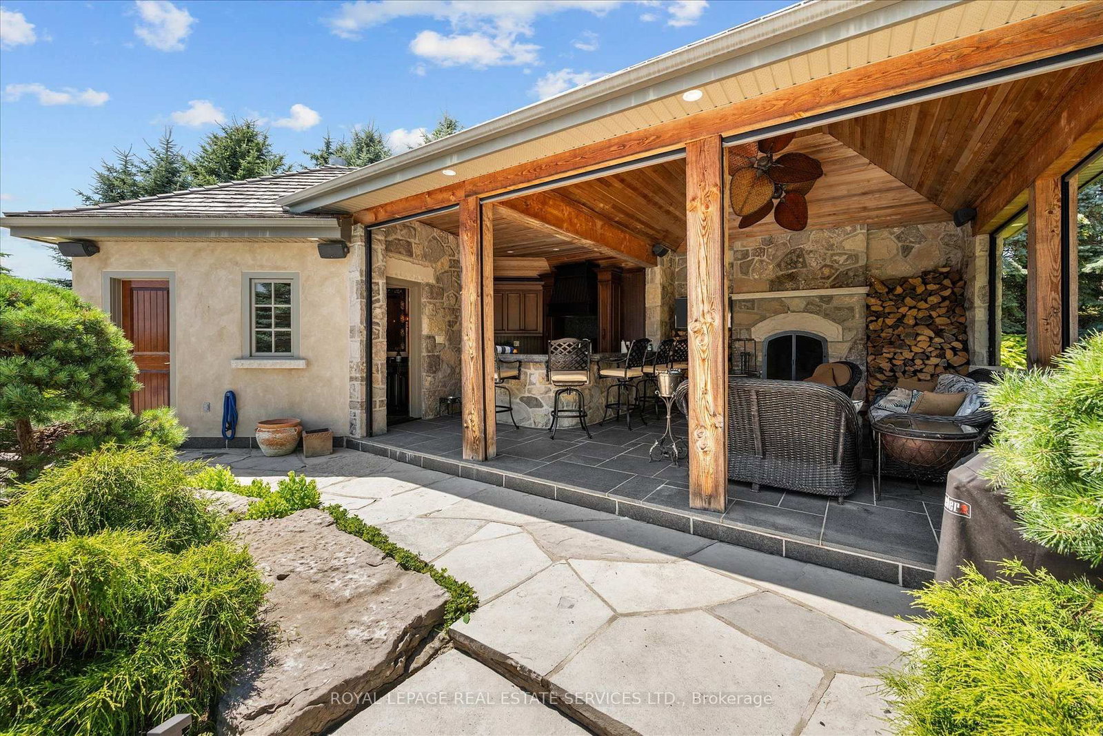 10090 Pineview Tr, Milton — 41