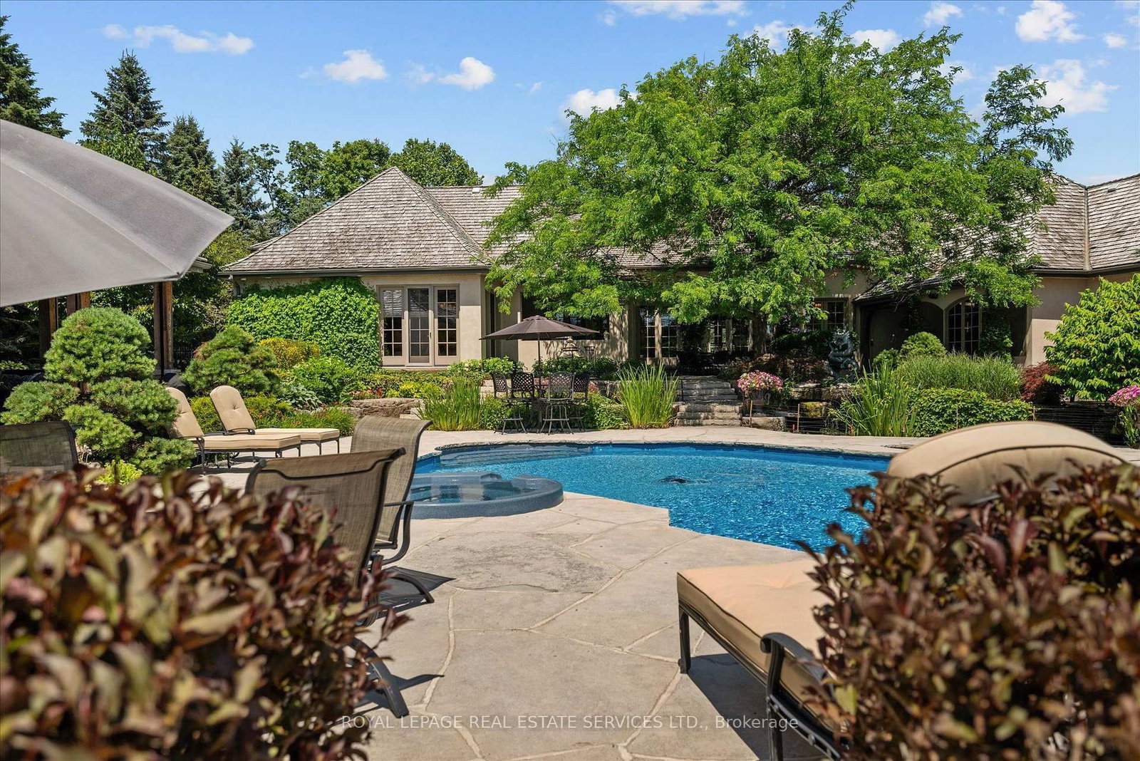 10090 Pineview Tr, Milton — 45
