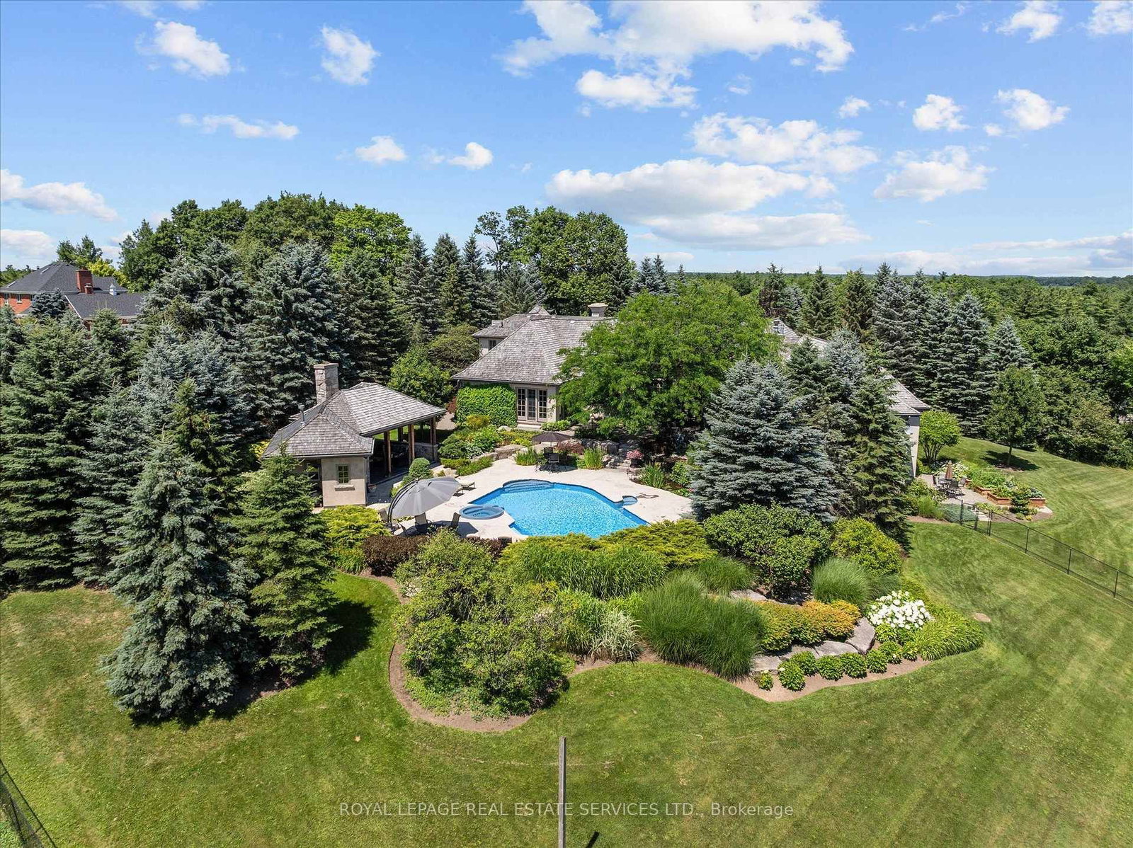 10090 Pineview Tr, Milton — 48