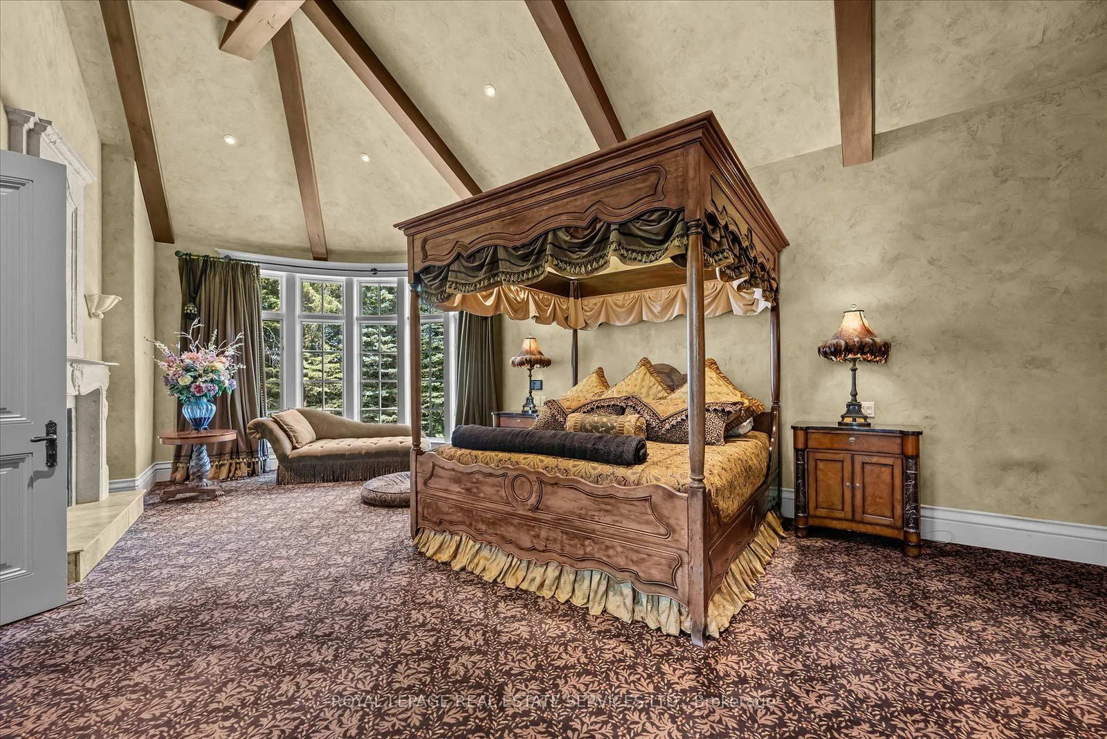 10090 Pineview Tr, Milton — 8