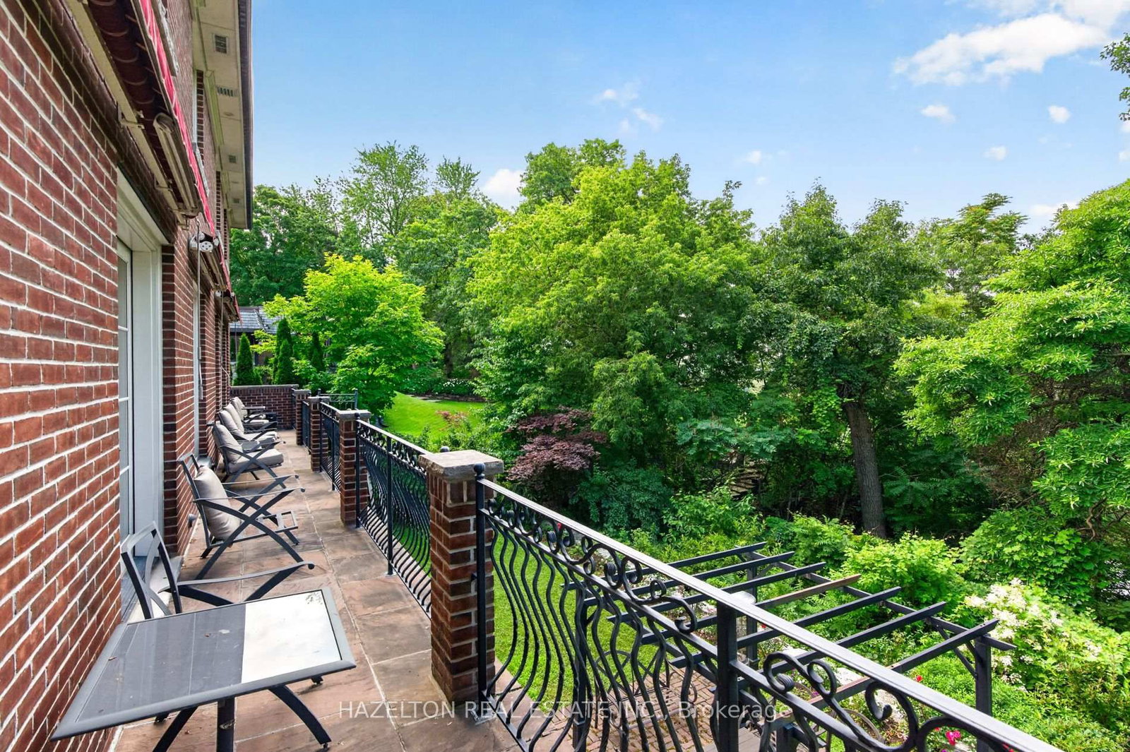 246 Riverside Dr, Toronto — 42