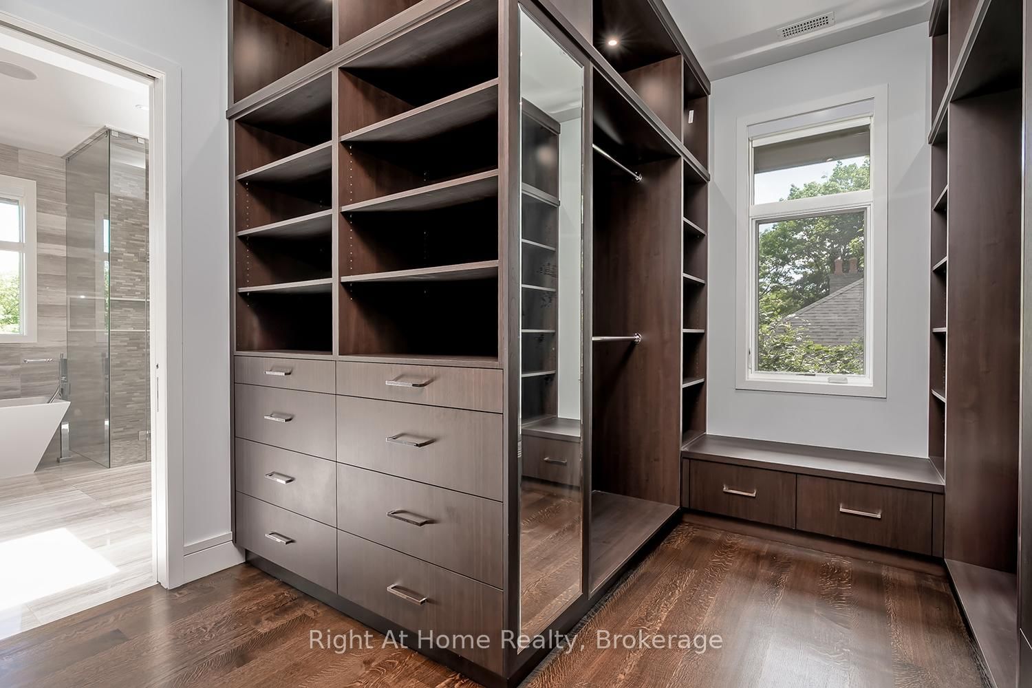 265 Maple Grove Dr, Oakville — 25