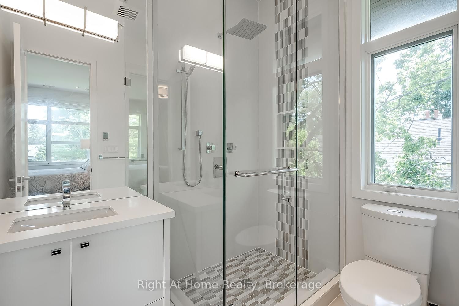 265 Maple Grove Dr, Oakville — 26