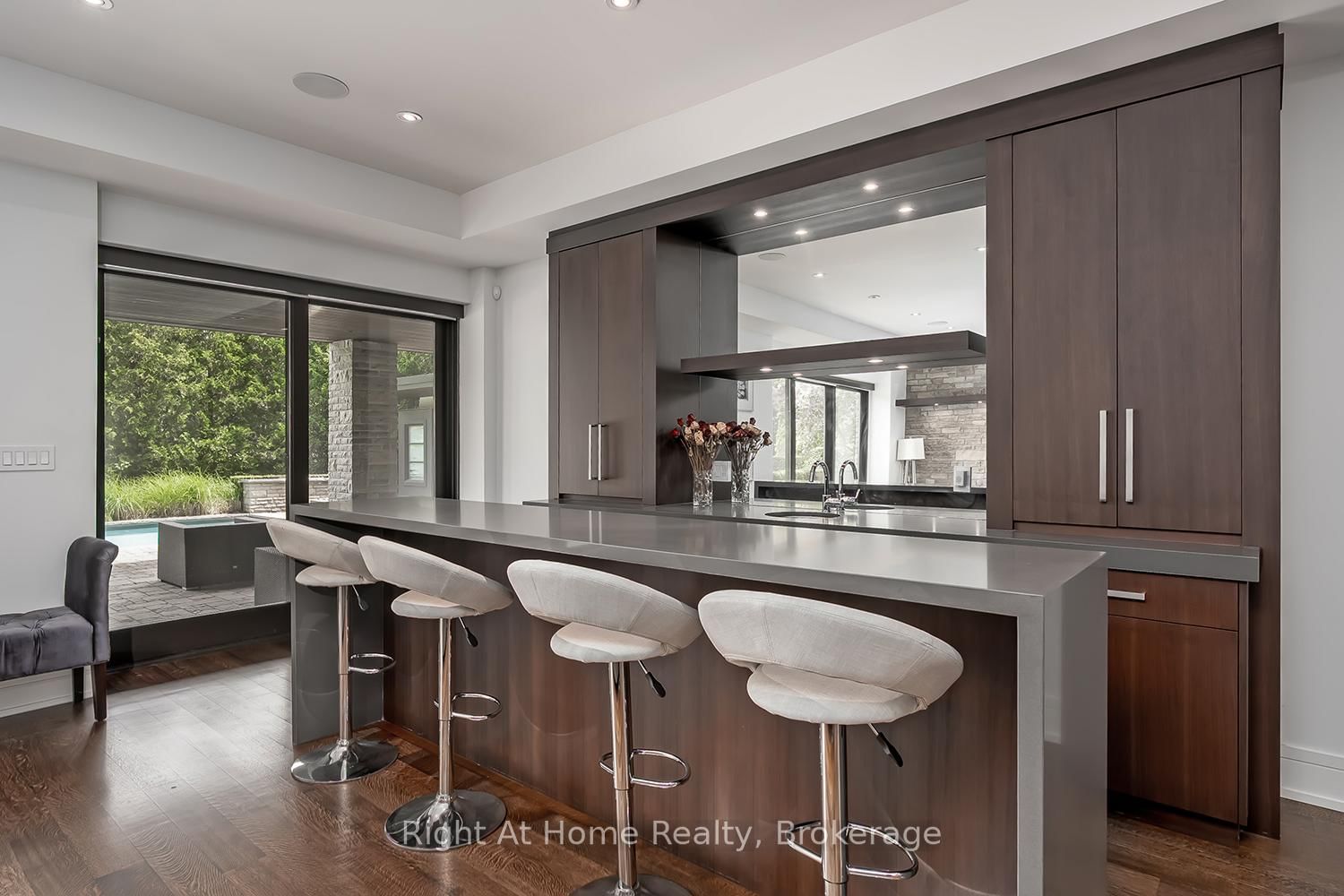 265 Maple Grove Dr, Oakville — 32