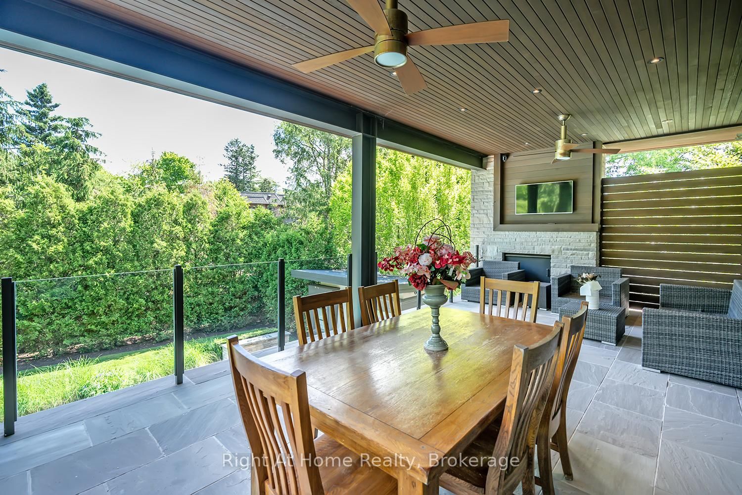 265 Maple Grove Dr, Oakville — 38